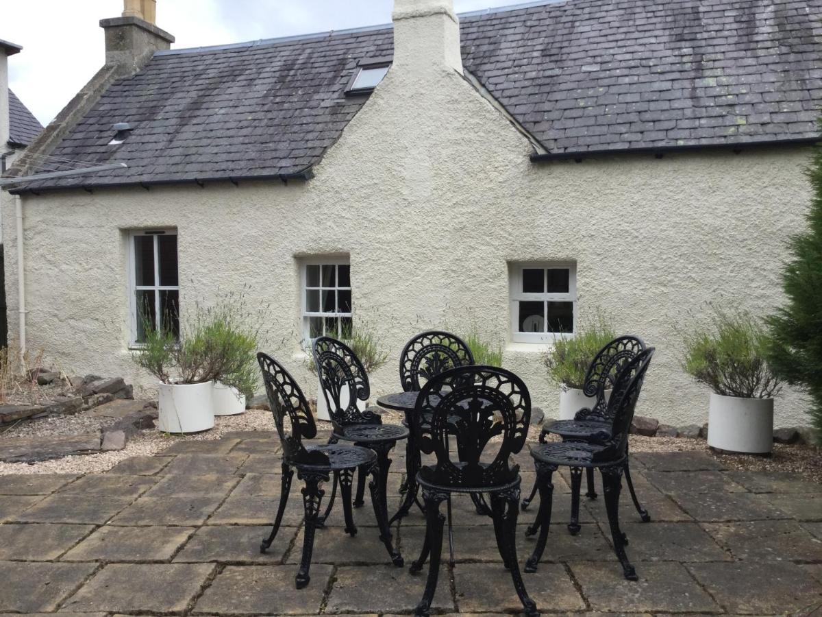 Three-Bedroom Old Cottage Open for key-workers Inverness Buitenkant foto