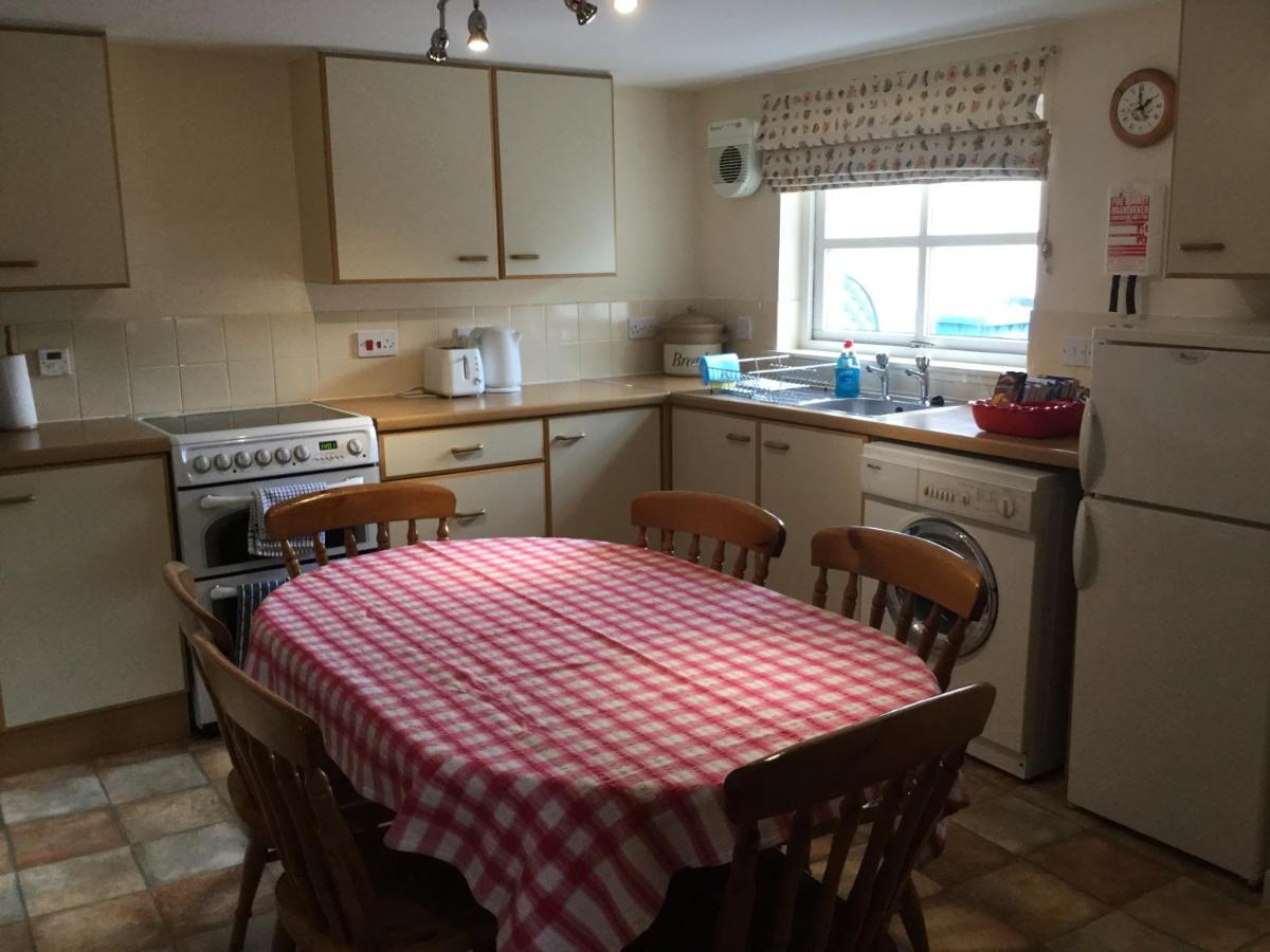Three-Bedroom Old Cottage Open for key-workers Inverness Buitenkant foto