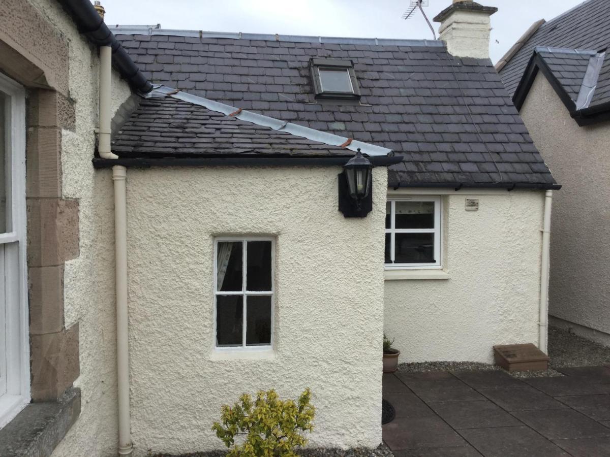Three-Bedroom Old Cottage Open for key-workers Inverness Buitenkant foto