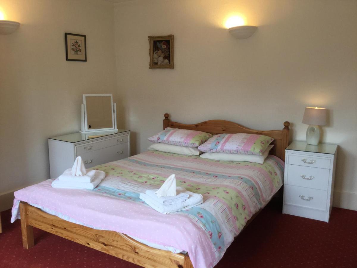 Three-Bedroom Old Cottage Open for key-workers Inverness Buitenkant foto