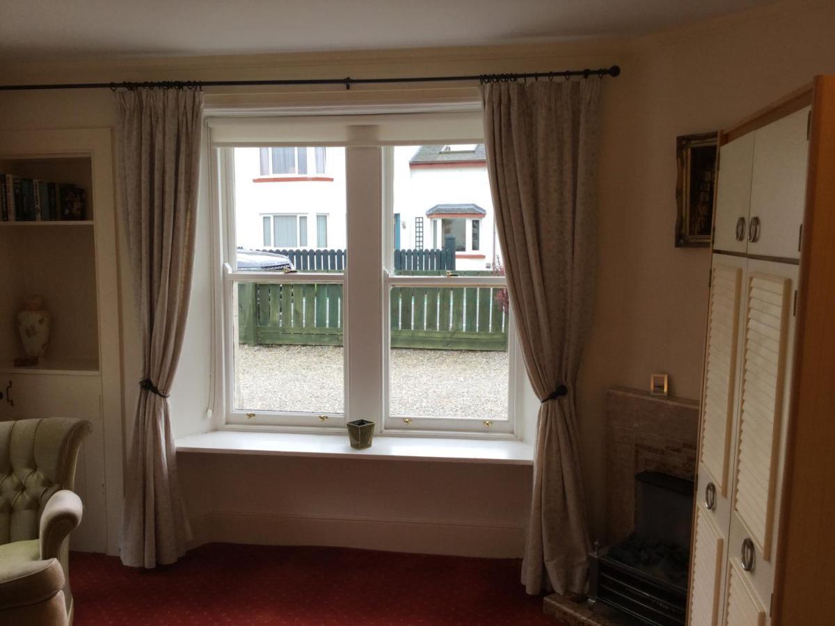 Three-Bedroom Old Cottage Open for key-workers Inverness Buitenkant foto