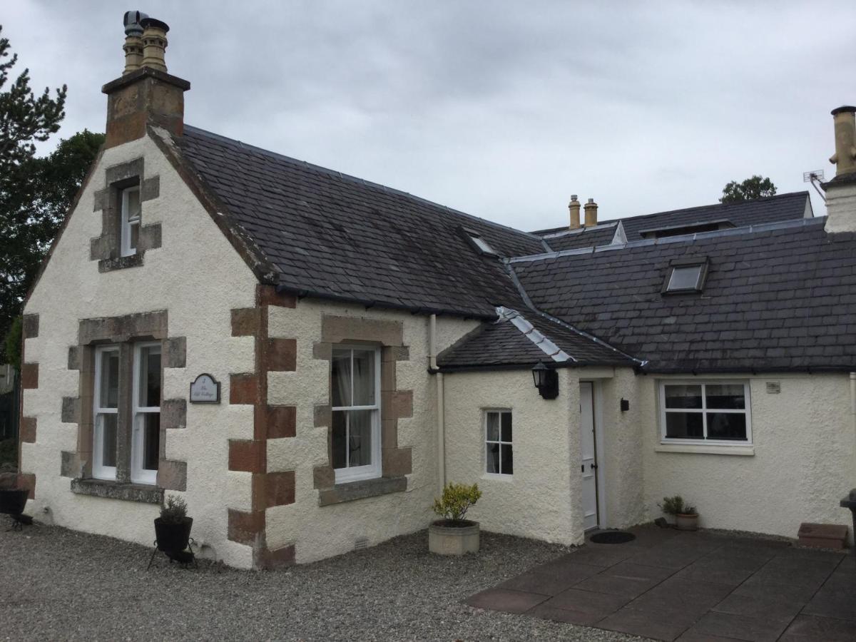 Three-Bedroom Old Cottage Open for key-workers Inverness Buitenkant foto
