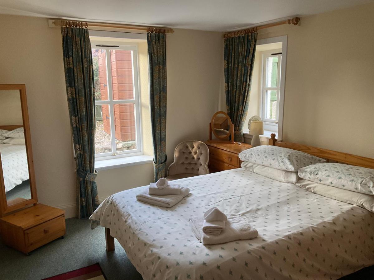 Three-Bedroom Old Cottage Open for key-workers Inverness Buitenkant foto