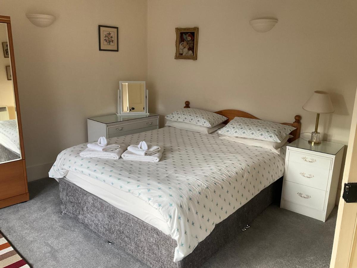 Three-Bedroom Old Cottage Open for key-workers Inverness Buitenkant foto